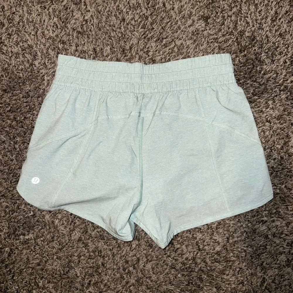 Lululemon Tracker V 4” - Picture 4 of 6
